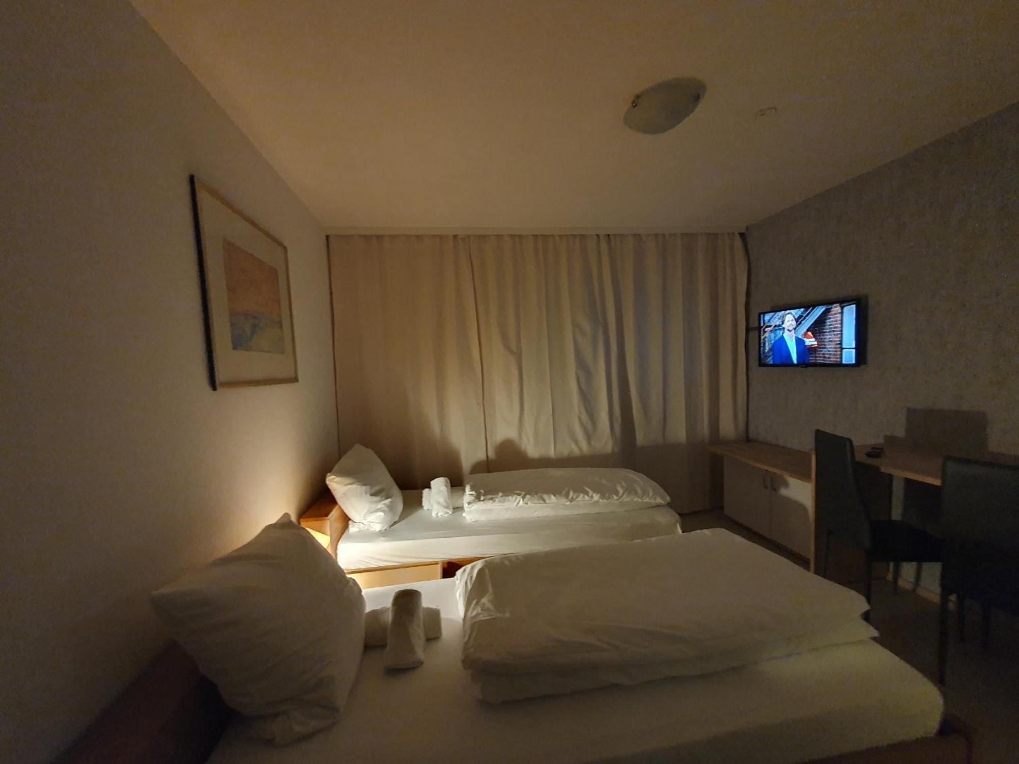 Citypark Hotel Koln Bagian luar foto